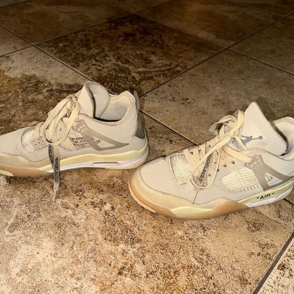 Off-White Cream Sneakers with Retro Design and Chunky Sole - Picture 10 of 10